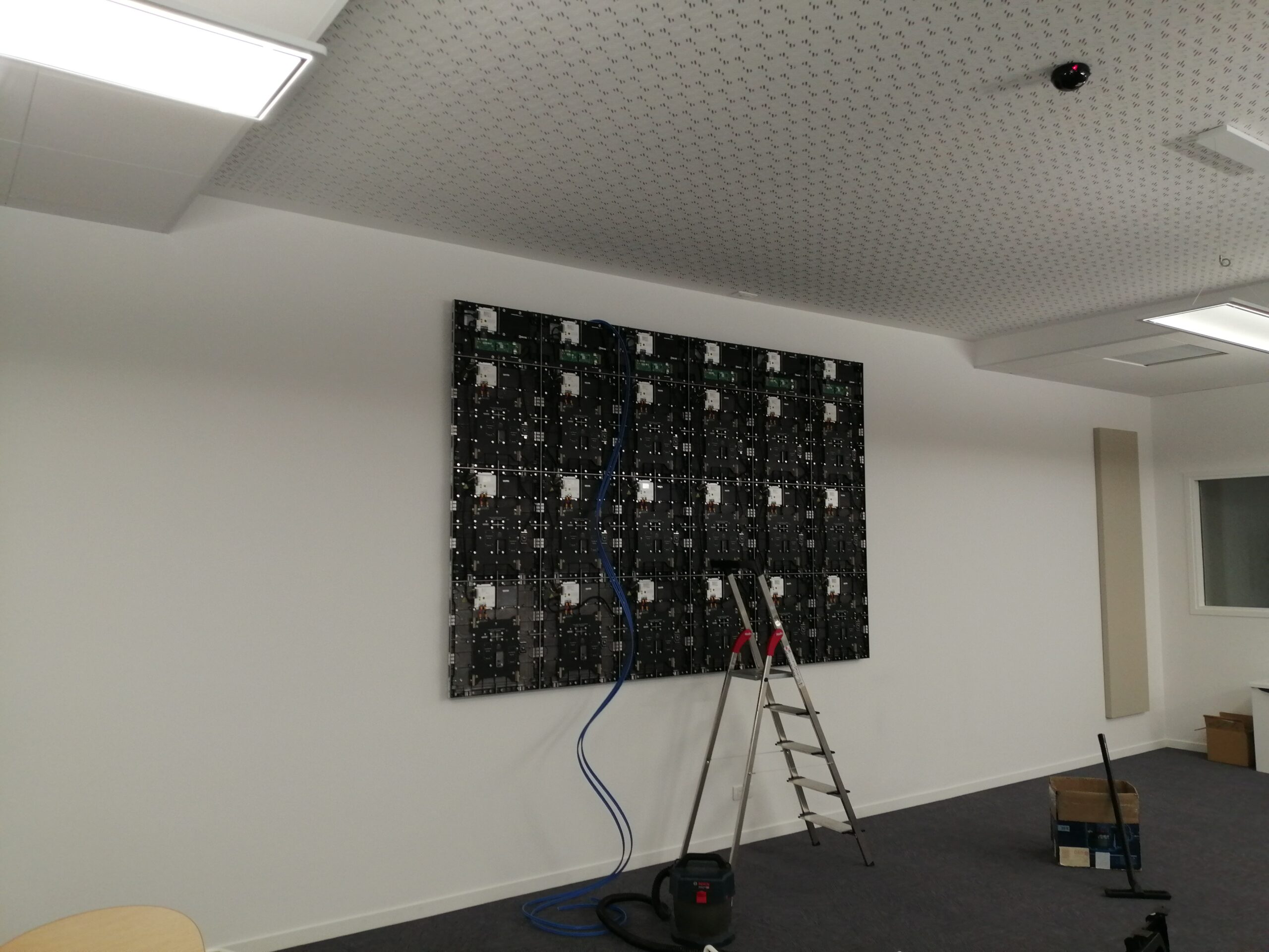 tv led geante 300cm 138 pouces microled 4k