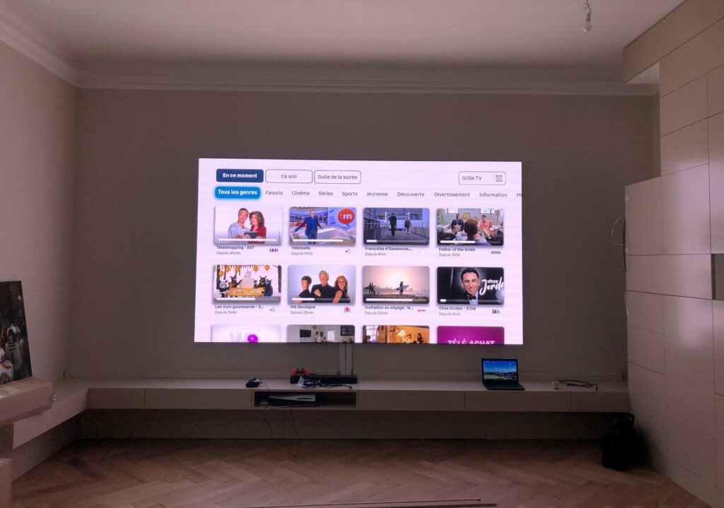 tv grand ecran televiseur grande taille led microled 4k home cinema