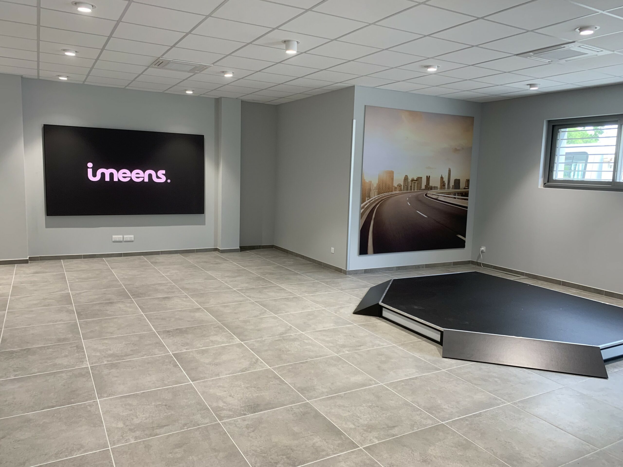 ecran led indoor mur led 110 pouces all-in-one