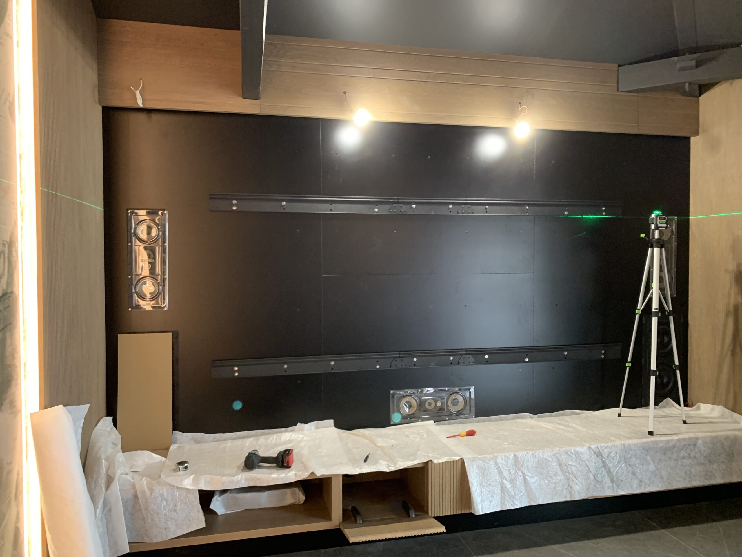 barres de fixation pour ecran geant microled